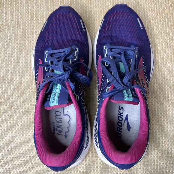 Brooks Adrenaline GTS 22 Running Shoes - Picture 5 of 9